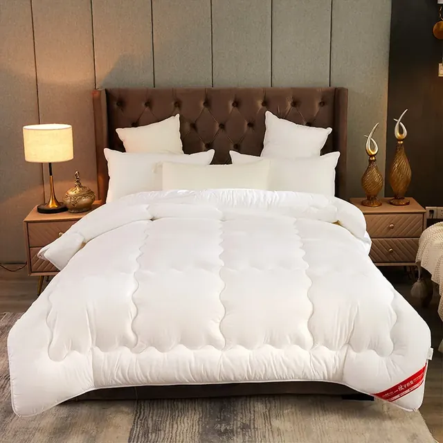 Polyester Double Size White Machine Edging Duvet by FNH