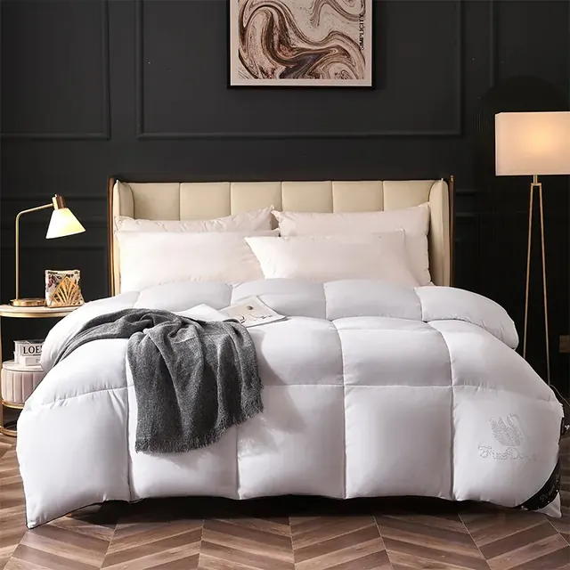 White Single Size Hospitality Use Goose Down And Duck Down Filling Duvet by FNH
