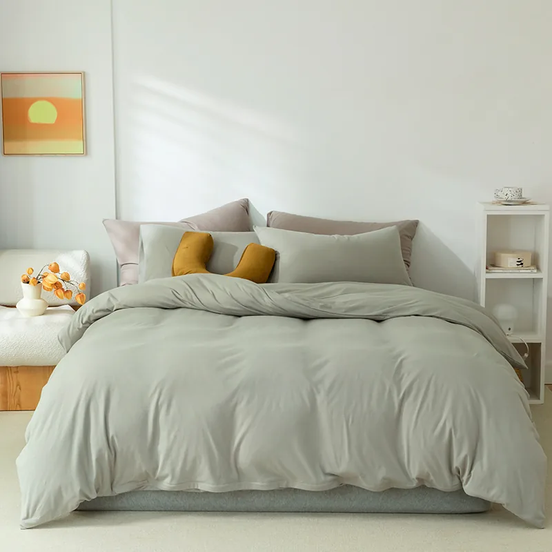 Solid Bedding Set by FNH