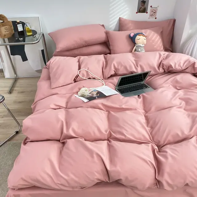 100% Polyester Fiber Modern Duvet Cover by FNH