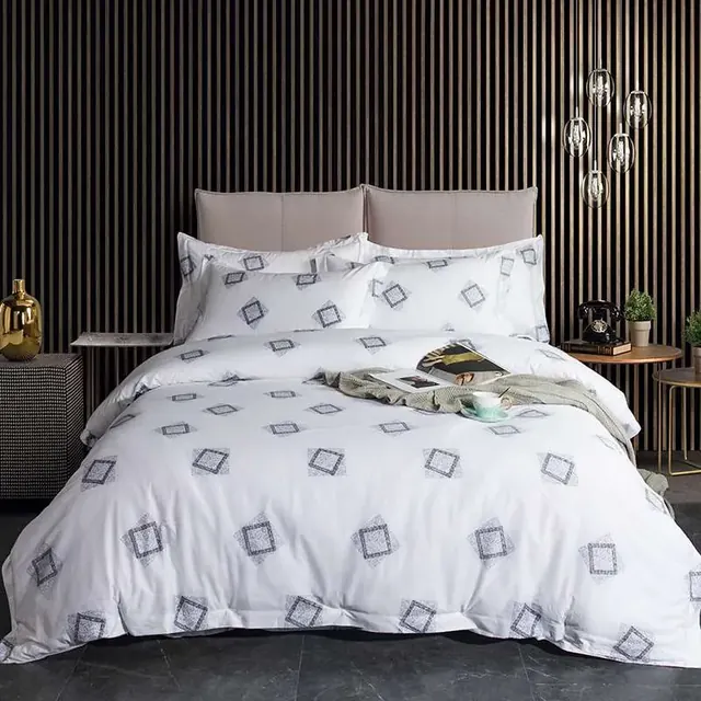 Print Queen Size Inn Hotel Bedding Set by FNH